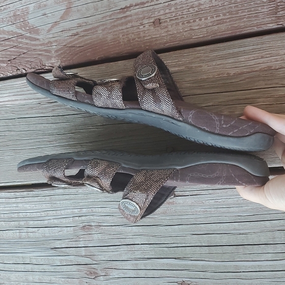 Orthoheel Vionic Flip Flop Flats Dnake Triple Strap Sandals Shoes sz 9 - Picture 6 of 10